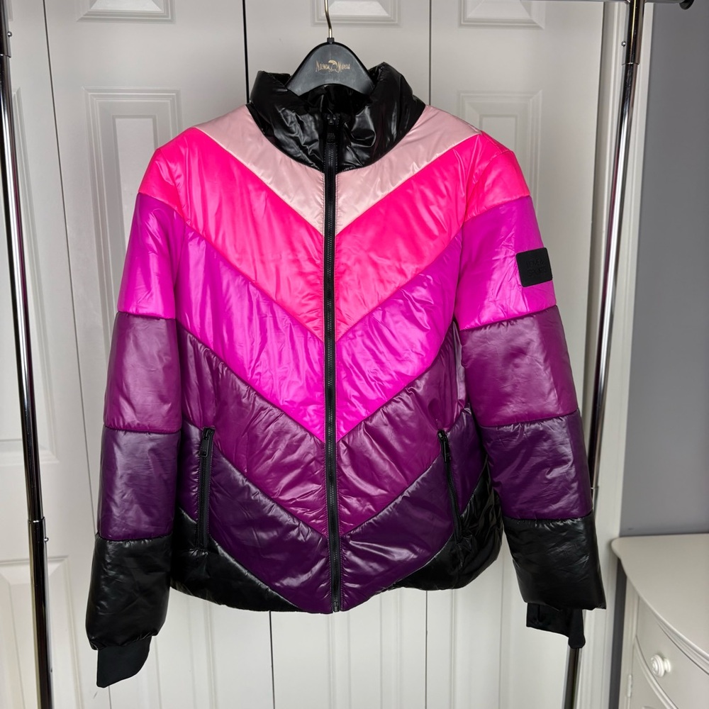 Love & Sports Bright Puffer